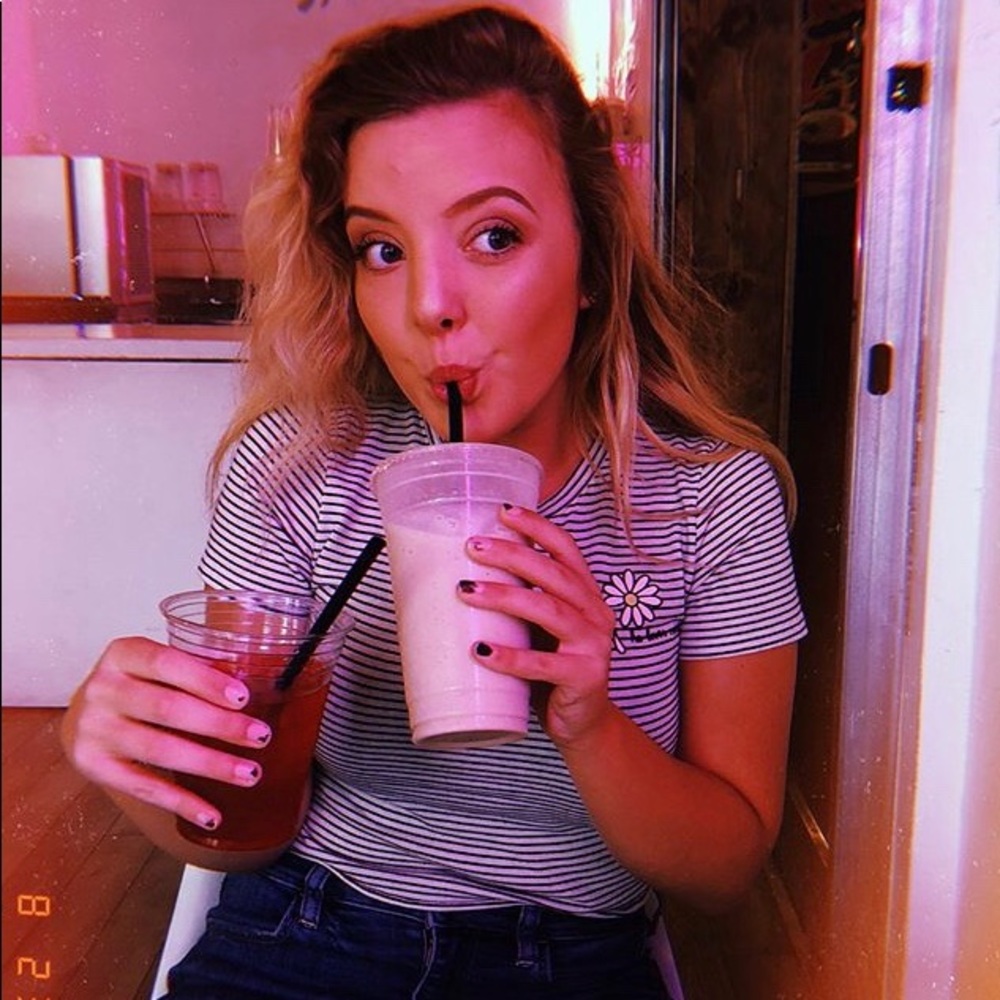 Meet your Posher, Danielle